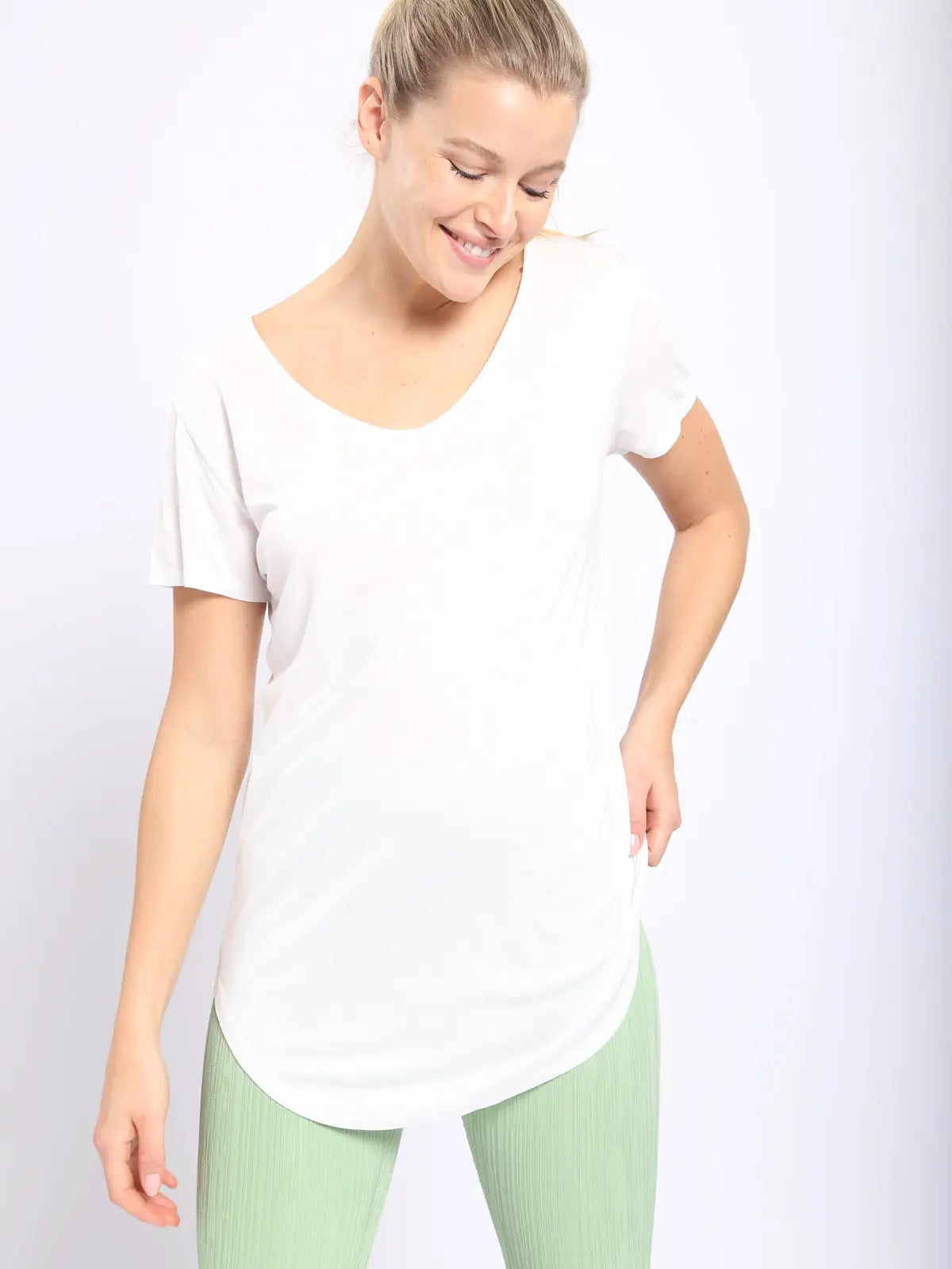Vessel Essential Wave Side Top Ivory